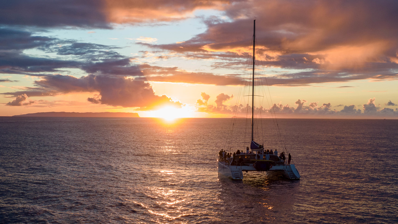 Napali Coast Sunset boat Tours